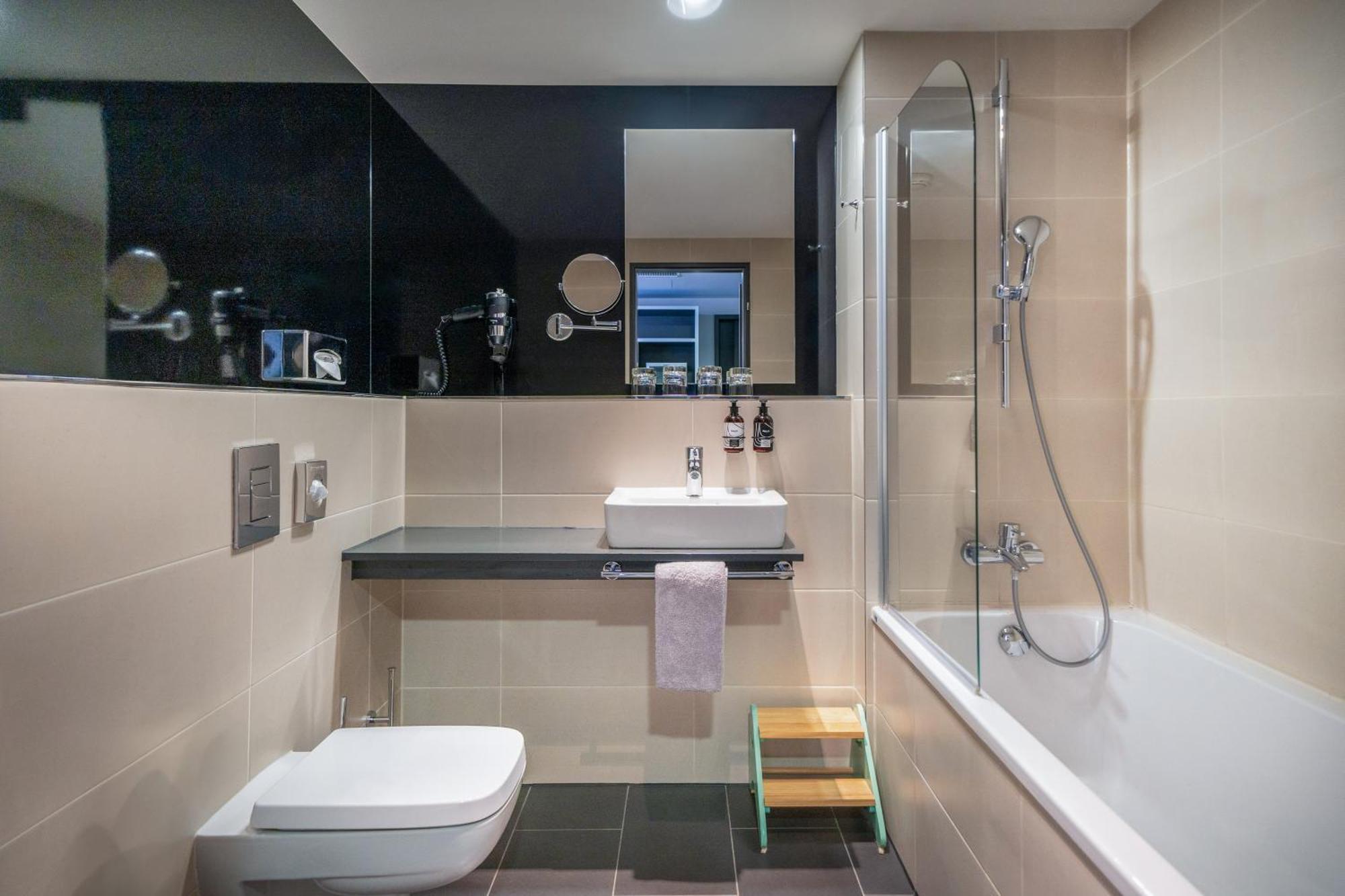 The INNSIDE Room for Families,1621411957:JPEG